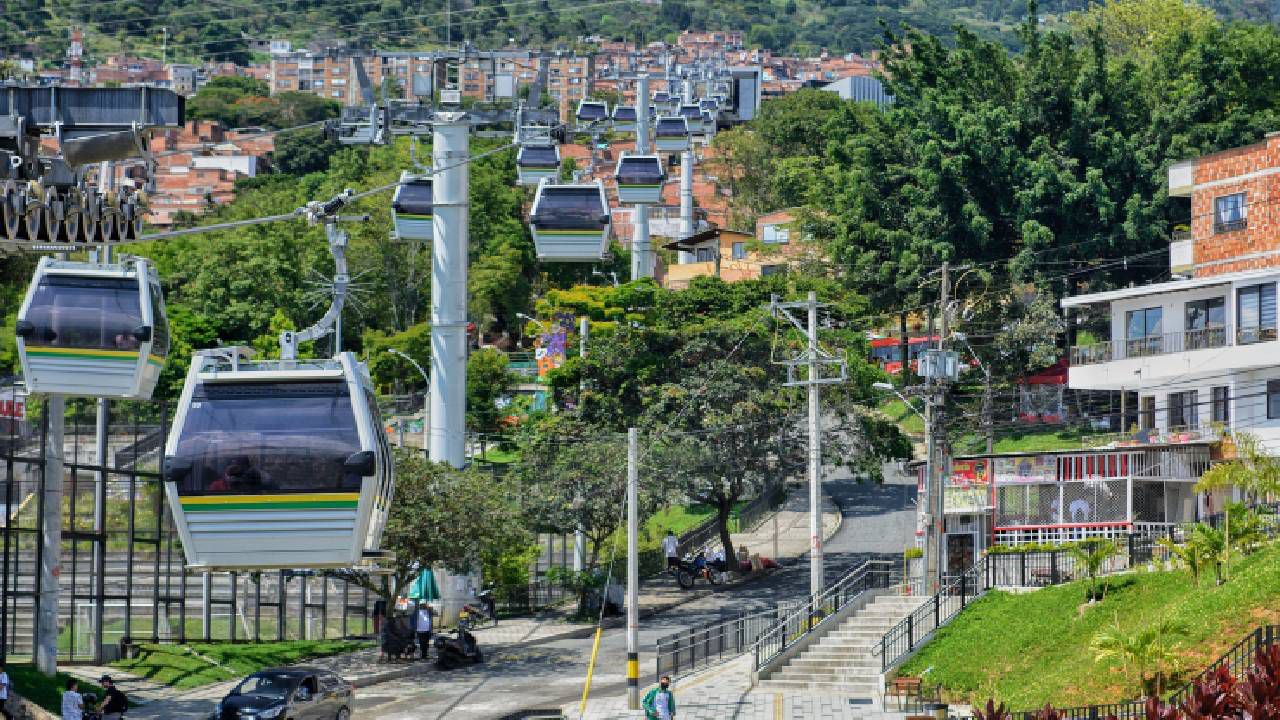 Medellín Ciudad de Contrastes: el tour compartido que narra la transformación de la ciudad - Imagen 4